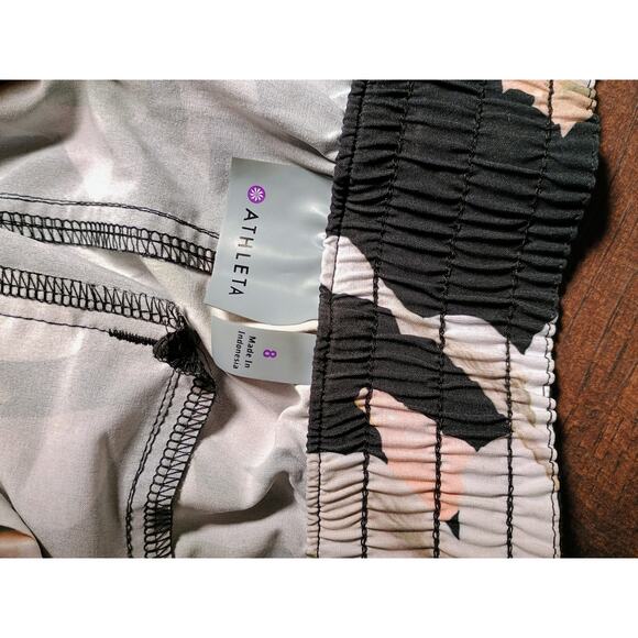 Athleta floral women's shorts size 8 - Picture 3 of 5